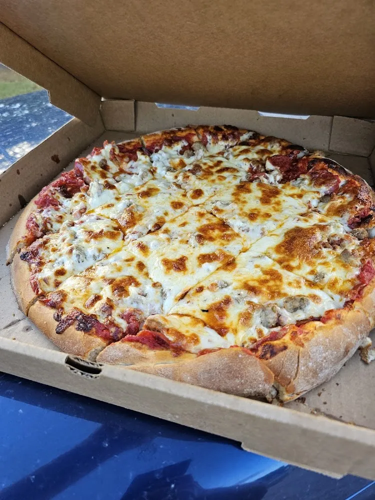 Large Carnivore Pizza